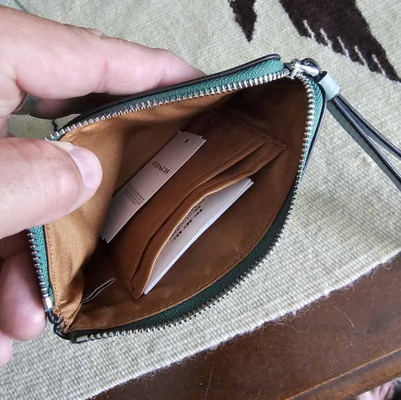 Coach purse with matching wallet. - Picture 6 of 9